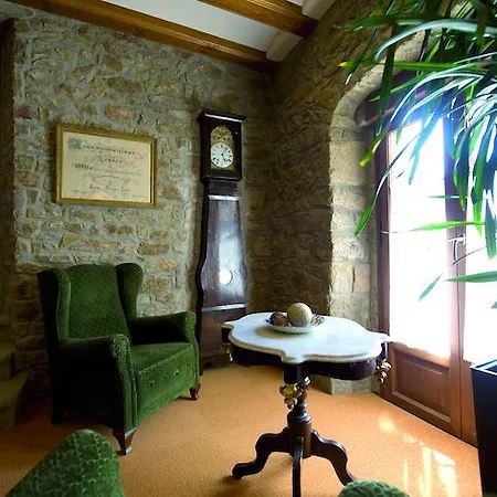 De Segarra Hotel *